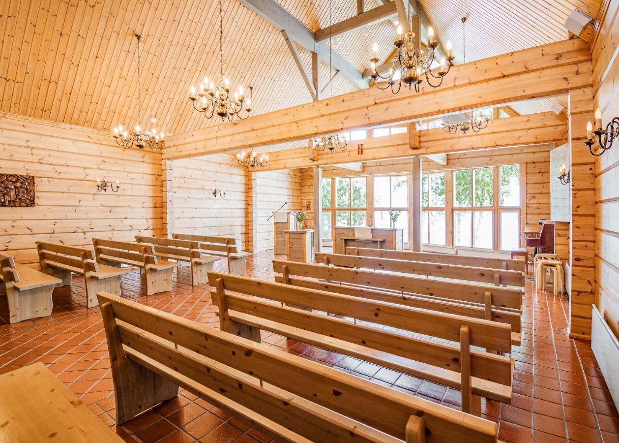 ホテル Honkiniemi Ähtäri エクステリア 写真