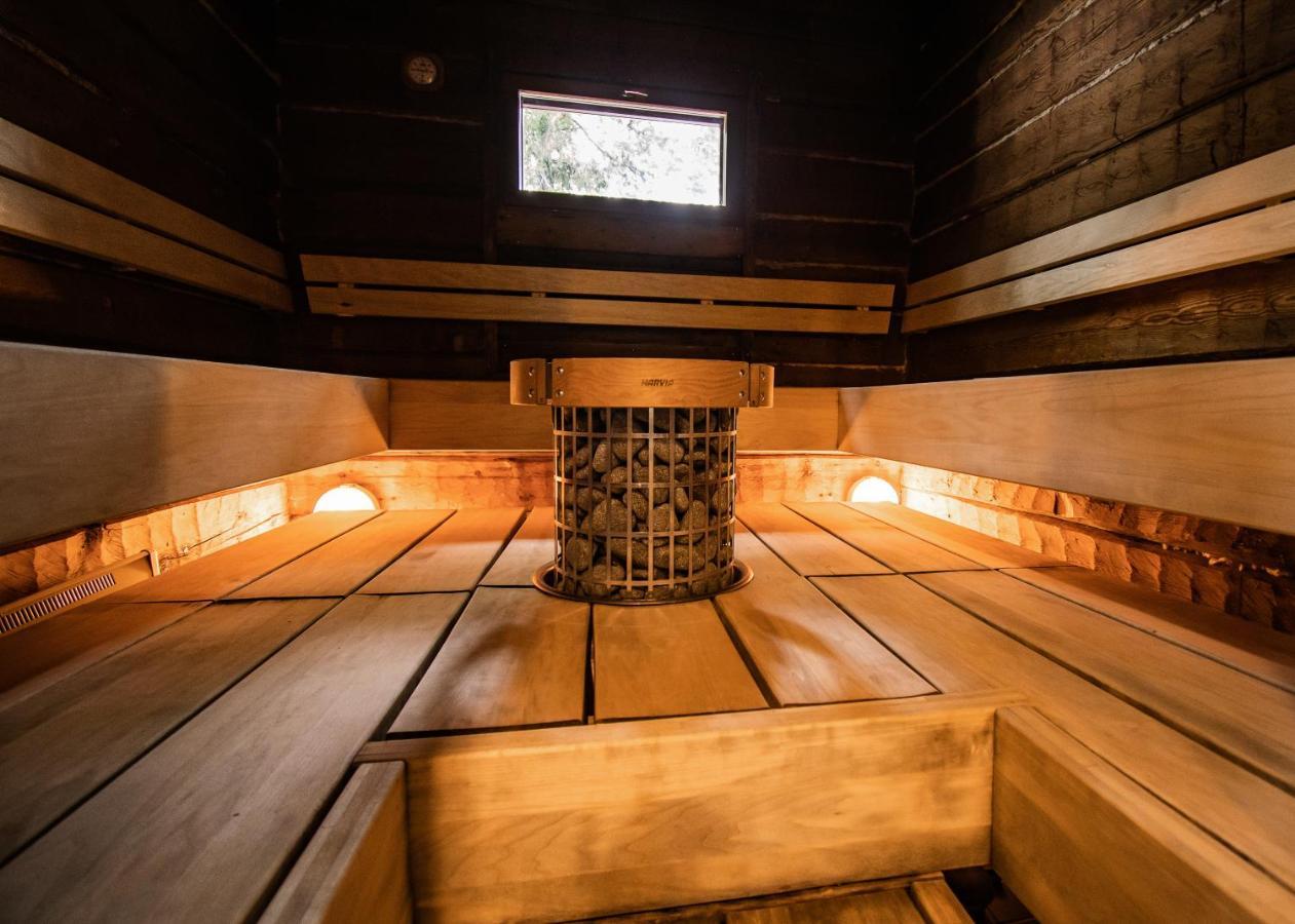 ホテル Honkiniemi Ähtäri エクステリア 写真