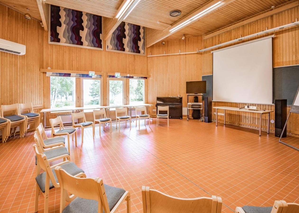 ホテル Honkiniemi Ähtäri エクステリア 写真