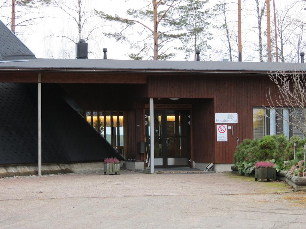 ホテル Honkiniemi Ähtäri エクステリア 写真