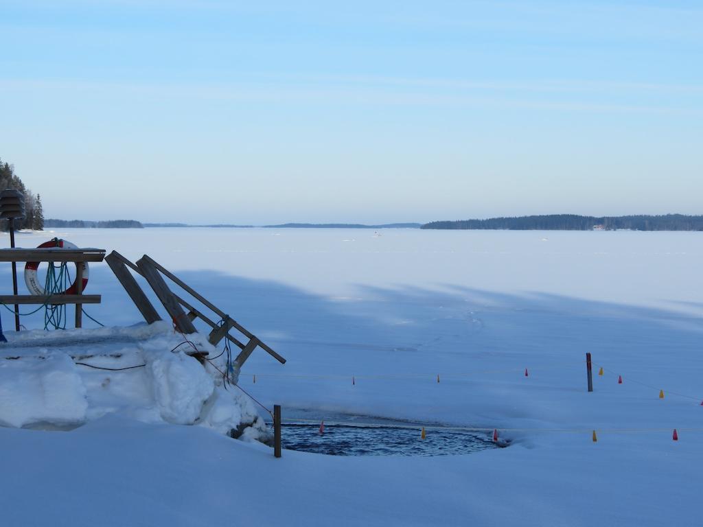 ホテル Honkiniemi Ähtäri エクステリア 写真